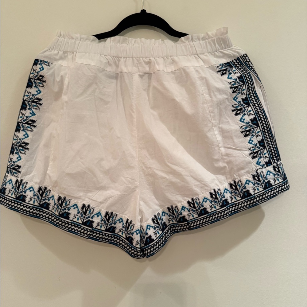 Love the label boutique High Waist White and Blue Embroidered Shorts medium NWT
